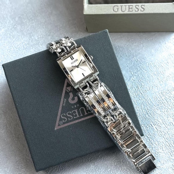 Guess_Lubana_Silver_With_white_Dial
