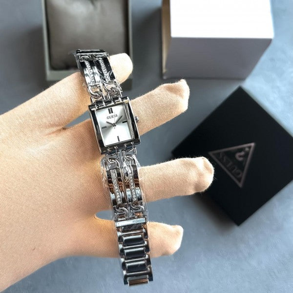 Guess_Lubana_Silver_With_white_Dial