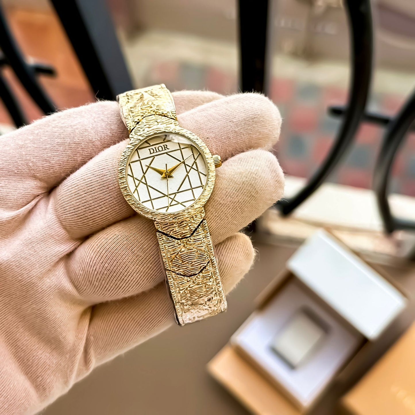 Dior_Galaxy Gold With White Dial