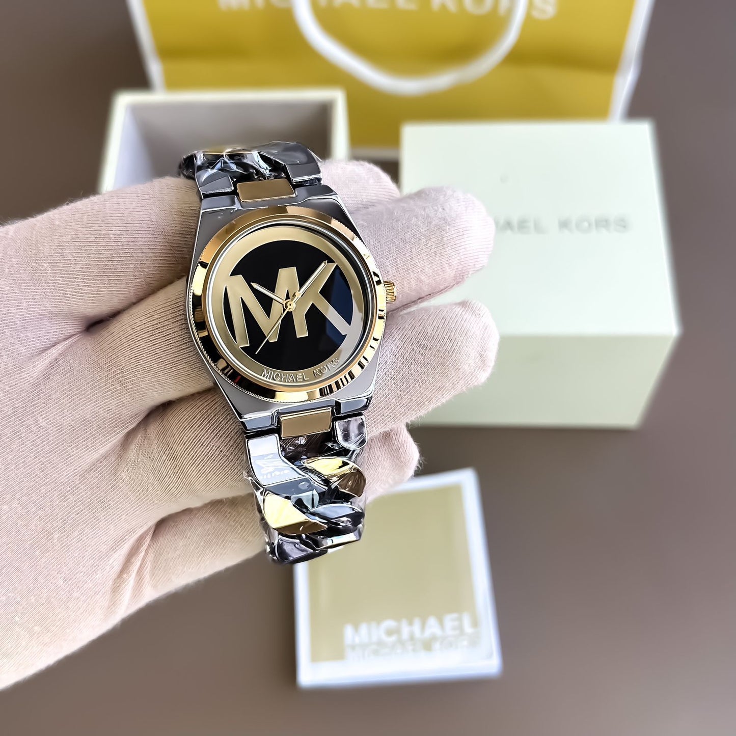 Michael_Kors Silver With Black New Edition