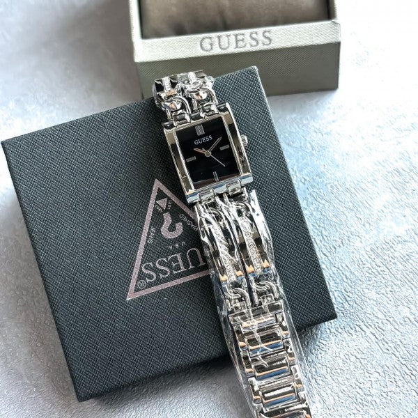 Guess_Lubana_Silver_With_Black_Dial